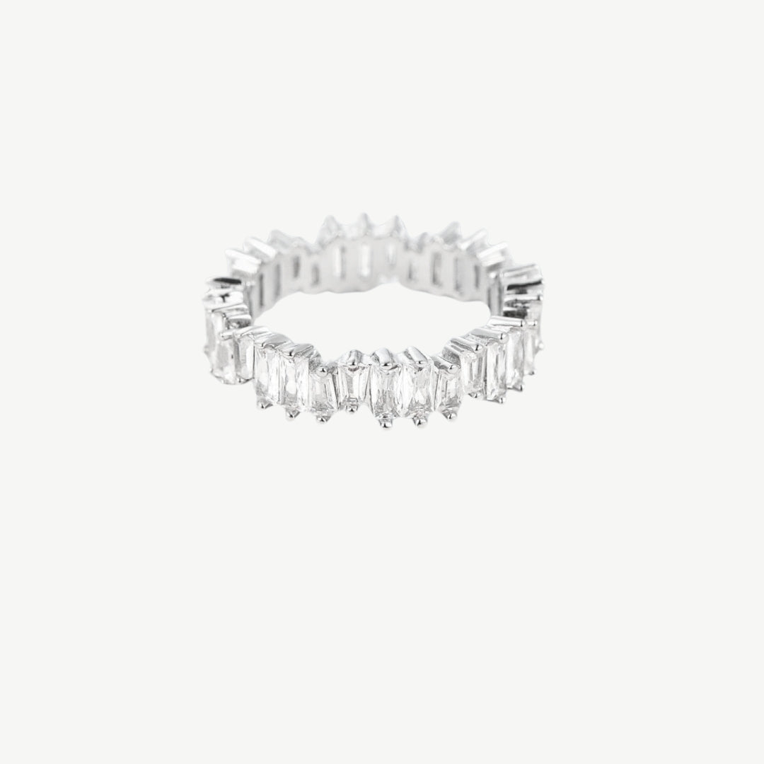 Elia Ring